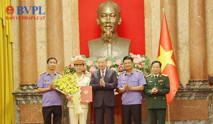 Tổng Bí thư, Chủ tịch nước trao quyết định bổ nhiệm Phó Viện trưởng...